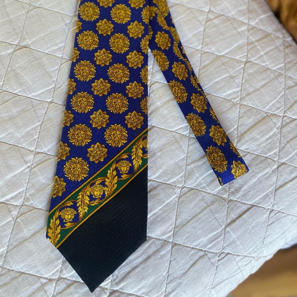 Vintage Gianni Versace Gold/Navy Silk Tie